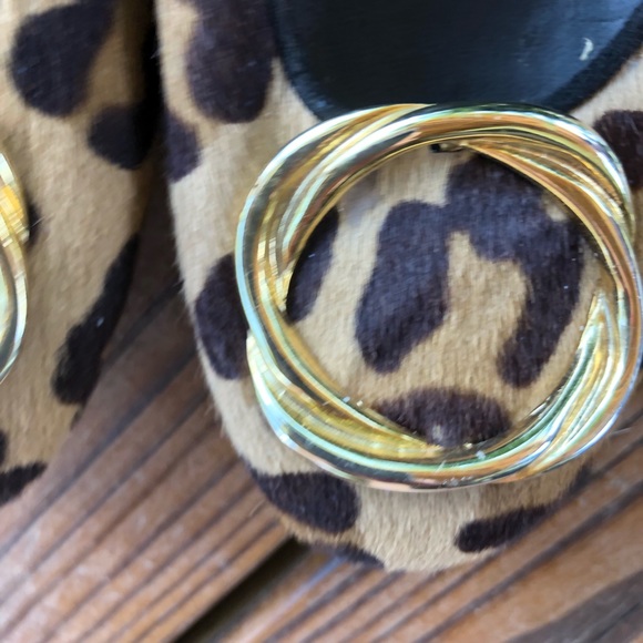 Stuart Weitzman Leopard Flats -8M - Picture 4 of 8